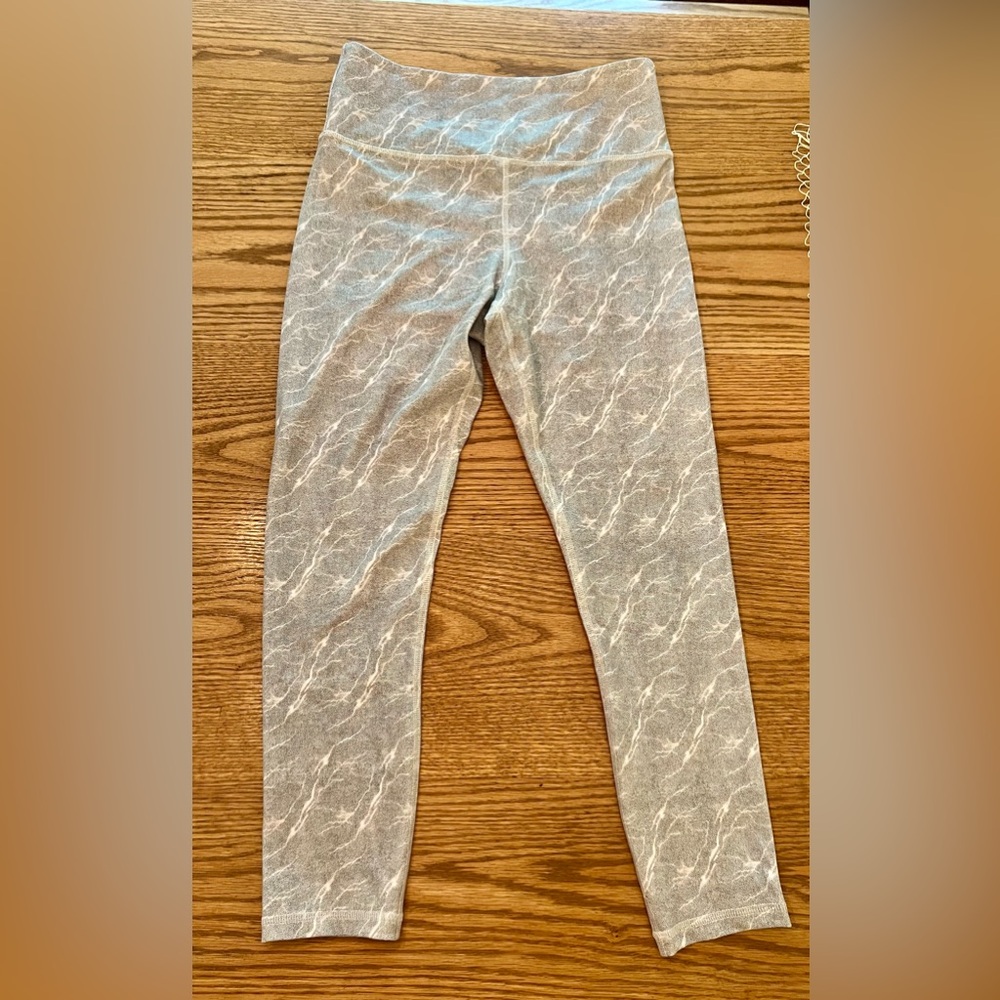 Zyia Active Wear Leggings Gray Animal Print NWOT Size Medium 8-10